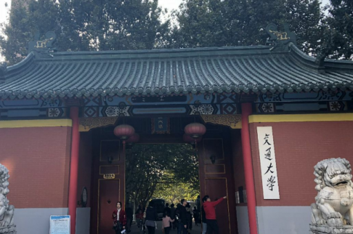 同城语聊真的可以约女人吗(同城语聊能否真的约到女人？)